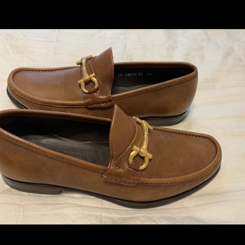 Men's Ferragamo Loafers Size 8.5 EE with brushed gold accent
